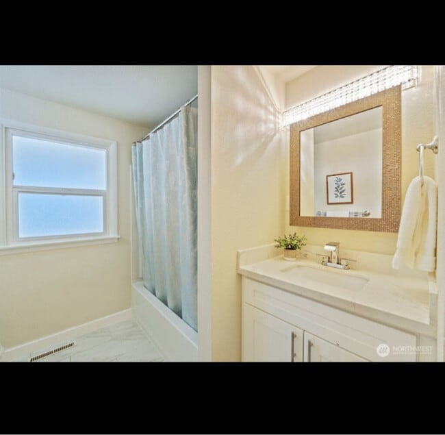 Photo - 6410 Cypress St