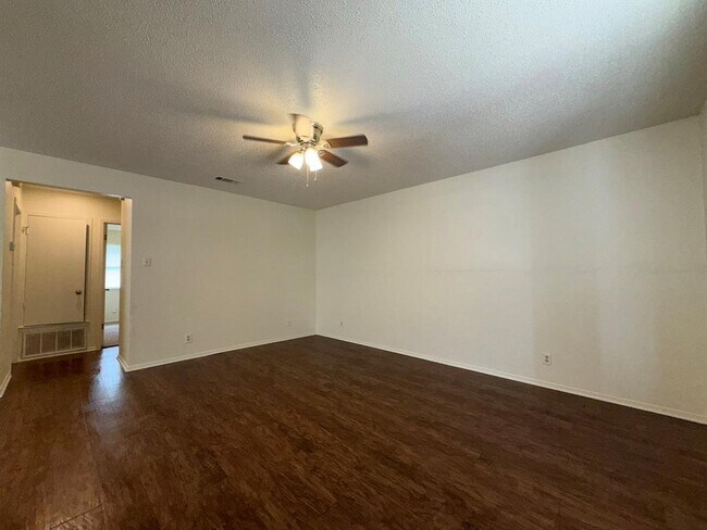 Photo - 5501 Rose Hill Cir