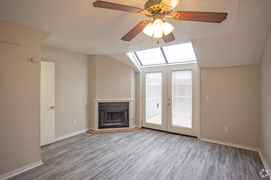 Mansion West - Living Room