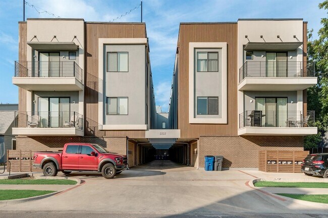 Photo - 2222 Moser Ave Unidad 115