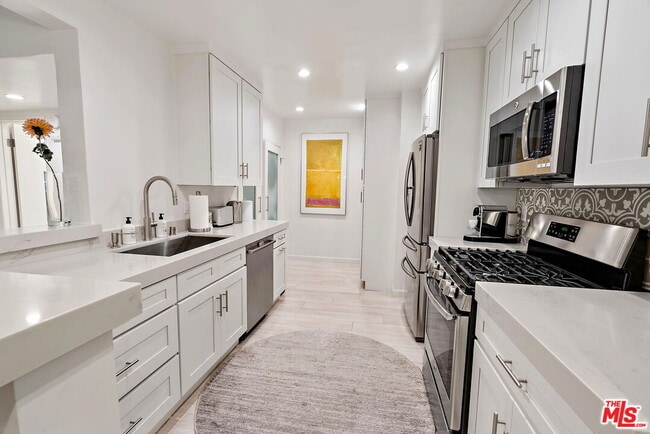 Photo - 838 S Barrington Ave Unidad 203