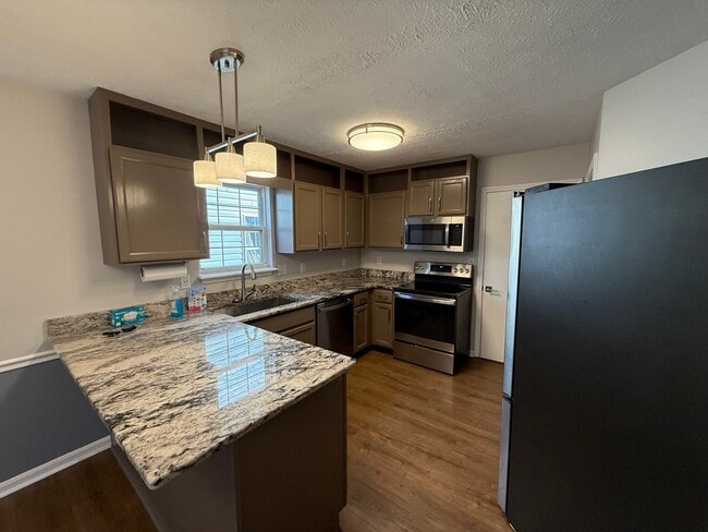 Photo - 10412 Pinoak View Dr