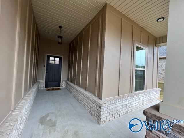 136 Gardencove Cir
