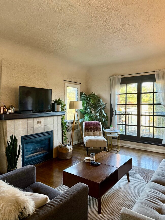 Photo - 1611 Talmadge St Unidad Upstairs 3