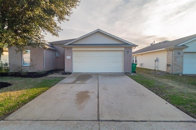 Building Photo - 19643 Summerlin Dr