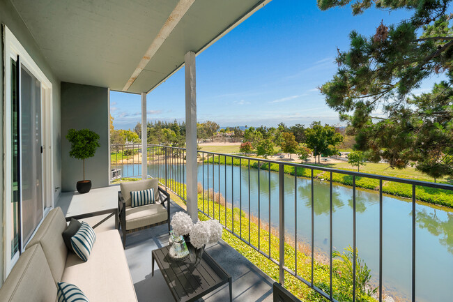 Mariner's West Apartments - Mariner's West Apartments