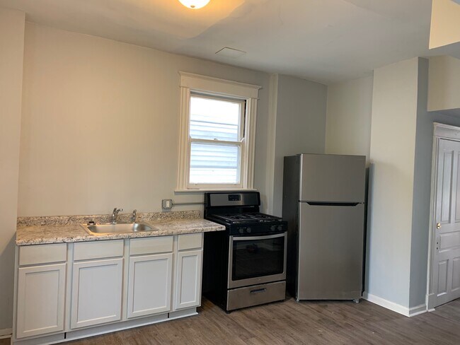 Photo - 953 Wells St