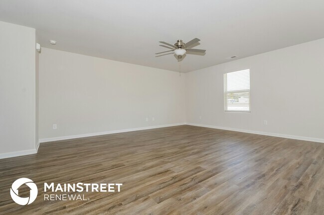 Photo - 444 Brisk Dr