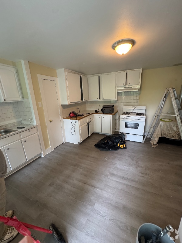 Building Photo - 93 Cross St Rental