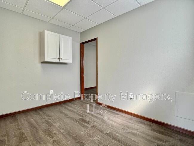 Photo - 702 E Main St