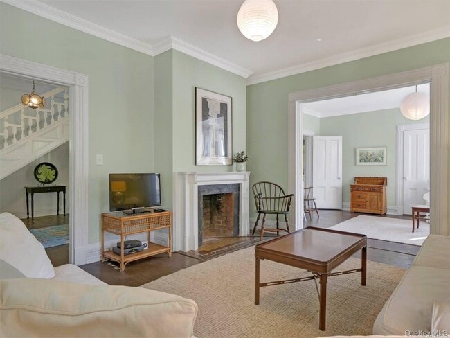 Photo - 51 Quogue St