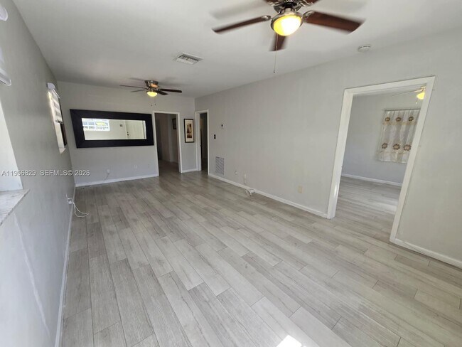 Photo - 3083 SW 17th St