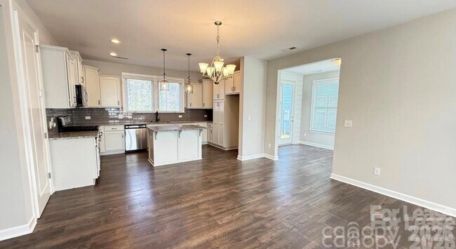 Photo - 3205 Shamrock Dr