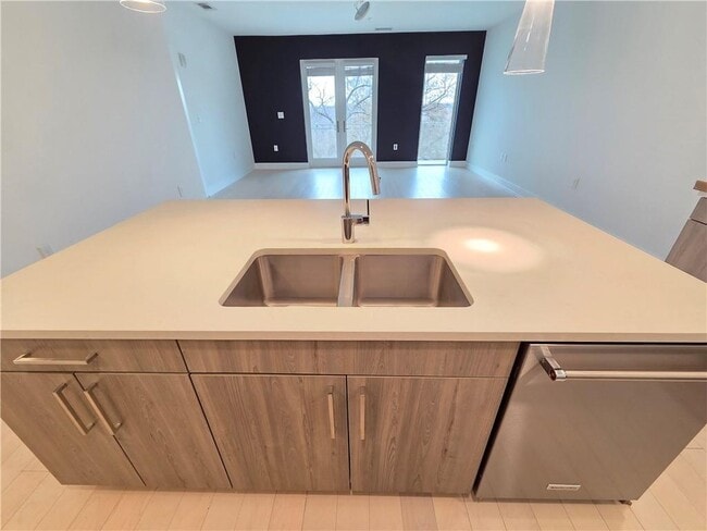 Photo - 775 Juniper St NE Unit 516