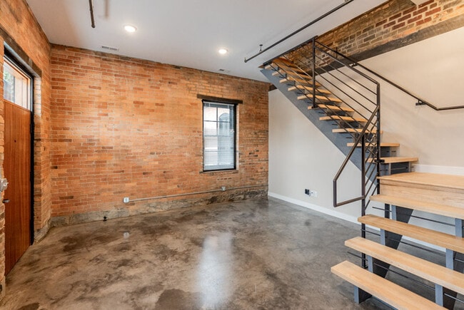 Photo - 225 Old South High St Unit 225-128