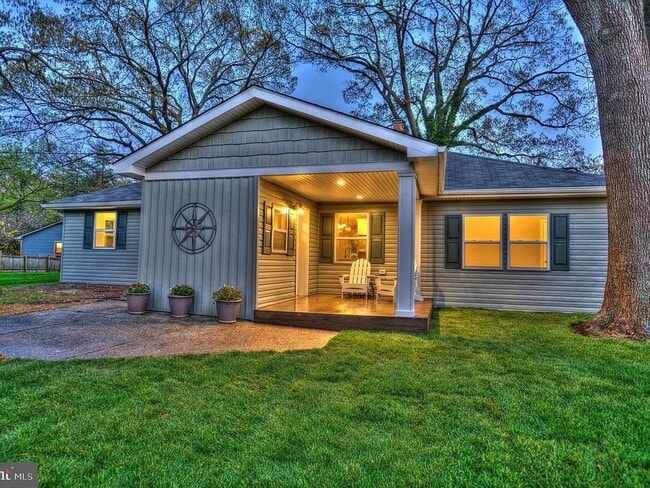 Cozy Renovated Rancher with Finished Basem... - Cozy Renovated Rancher with Finished Basem... Casa