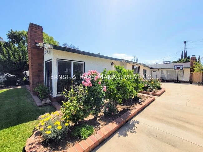 Photo - 3527 Pine Ave