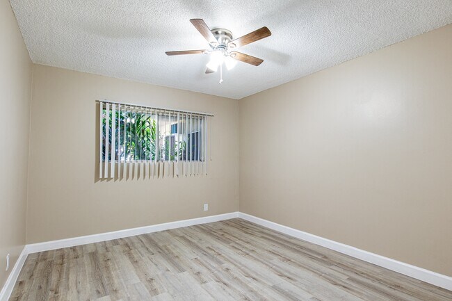 Parthenia Twin Apartments