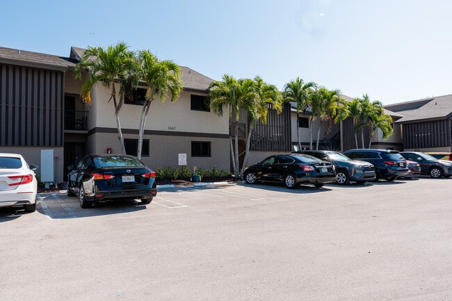 Building Photo - 1665 Cabot Ln Unit A3