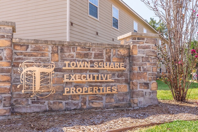 Photo - 409 Nacogdoches St