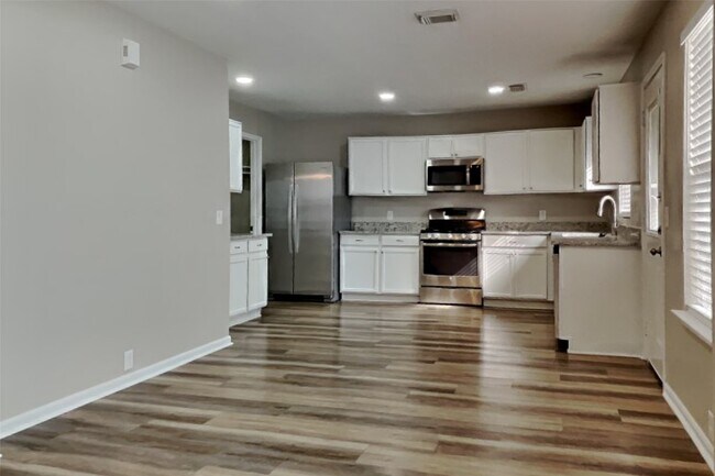 Building Photo - 18318 Atasca Wds Trce