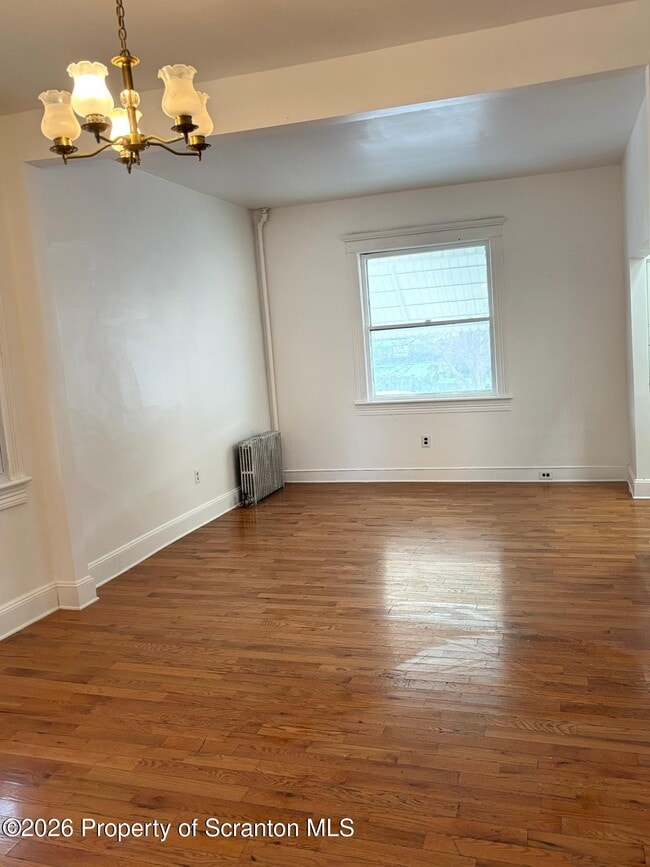 Photo - 719 Hemlock St