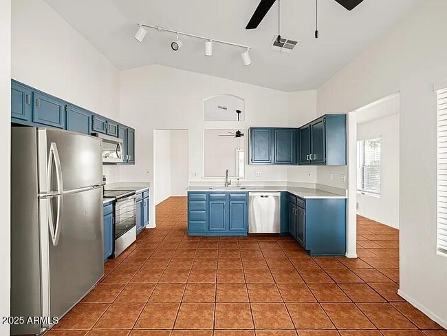 Photo - 1083 E Boston Ct