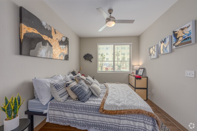 2BR, 2BA - 768SF - Bedroom