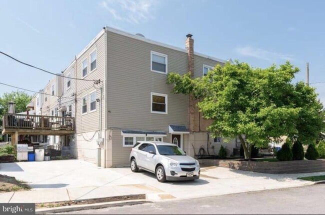 Building Photo - 10869 Harrow Rd