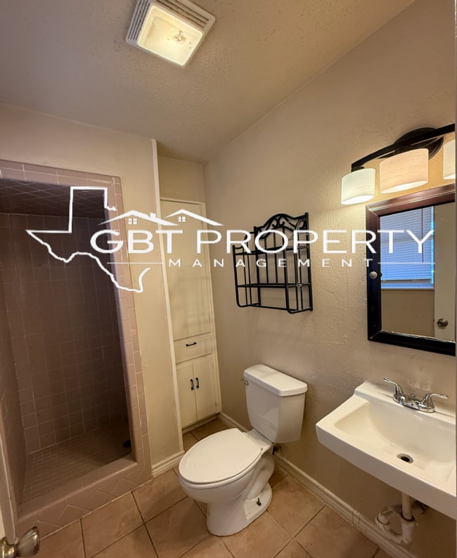 5119 Lake Placid Pl