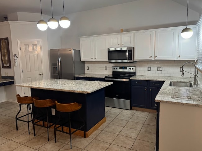 Photo - 2414 Windblown Dr