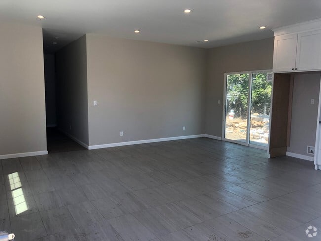 Building Photo - 14215 Polk St Unit 4 Rental