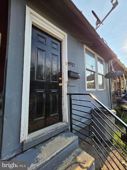 4917 Reno St