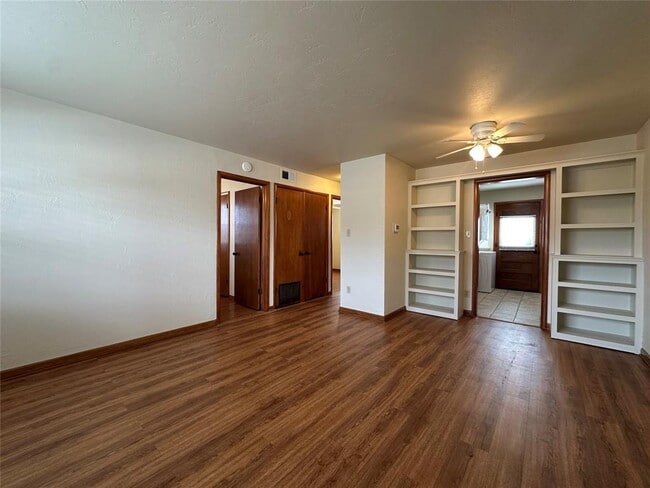 Photo - 500 Stinson St