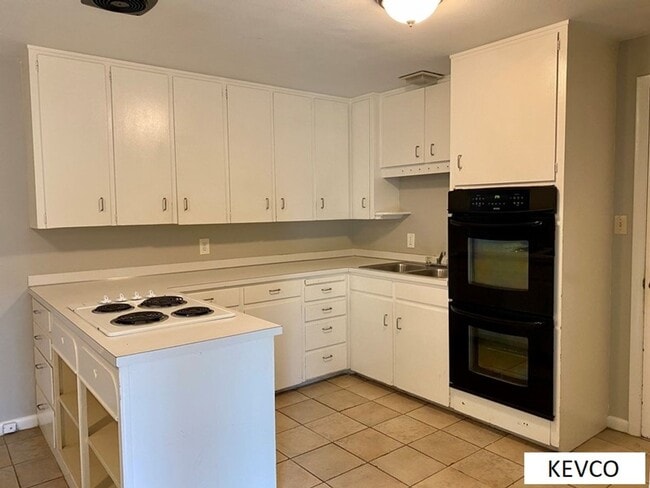 Photo - Ranch-Style Home in Campus West, Near Foothills