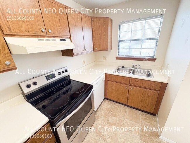 Photo - 2745 Brookshire Ln