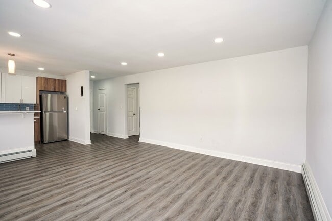Living room at Drumcastle Apartments in Baltimore, MD