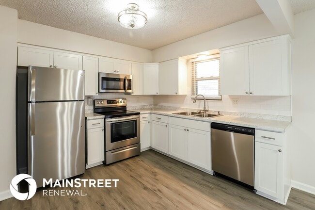 Photo - 215 SE Crescent St