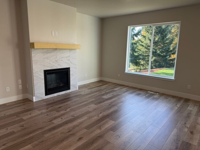 Photo - Brand New Four Bedroom Home For Rent: MOVE IN SPECIAL: Move in on or before Jan 1st and get $500 ...