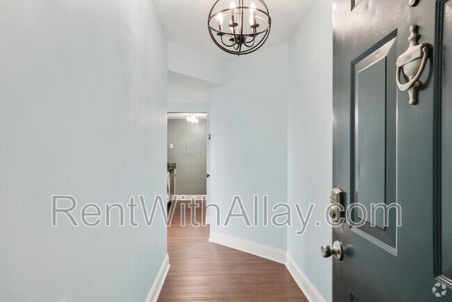 Building Photo - 1280 W Peachtree St NW Unit #3306 Rental