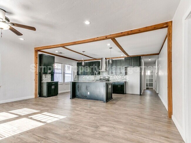 Photo - 2605 N Robinson Ave