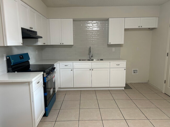 Photo - 1535 Savannah Dr