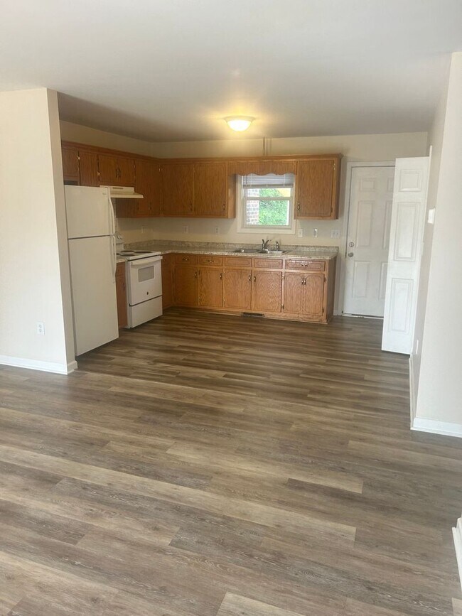 Duplex 2Bedroom 1 Bath Townhome Townhome Rental in Denver NC