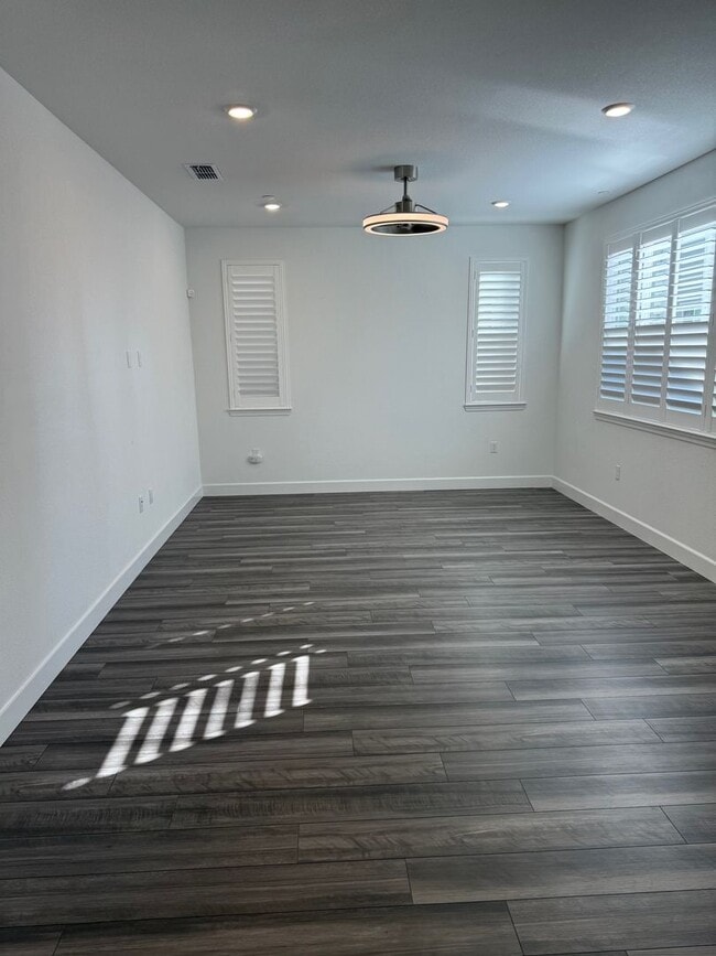 Photo - Beautiful home in Northlake!