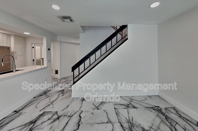 8212 Citrus Chase Dr
