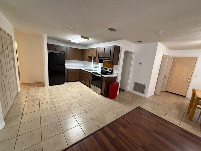 Photo - 1585 Sunset Ln