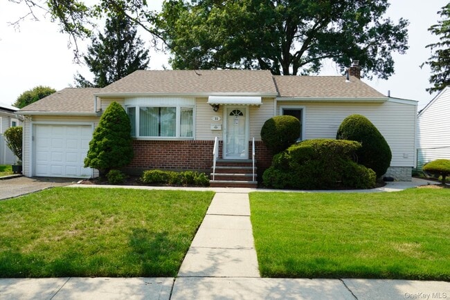 Building Photo - 11 Linden Ct