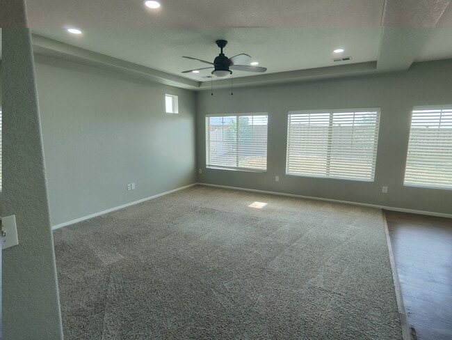 Sala de estar - 17778 E 44th Ave