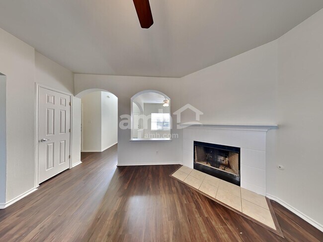 Photo - 256 Poplarwood Dr