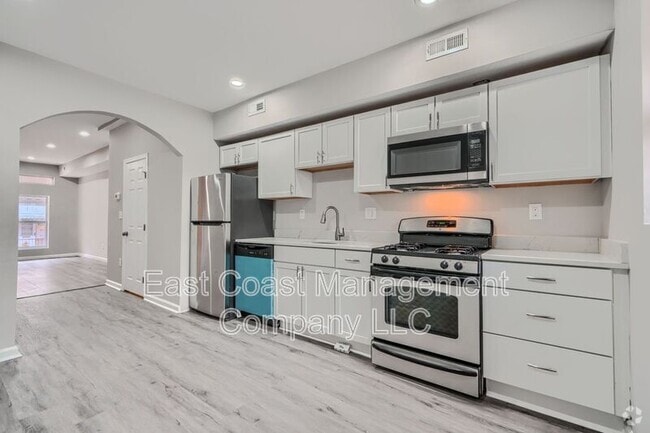 Building Photo - 2622 Llewelyn Ave Rental